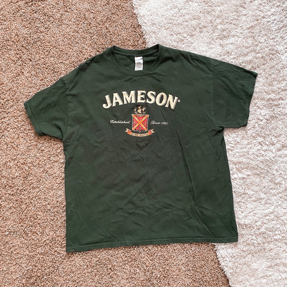 oversized graphic tee